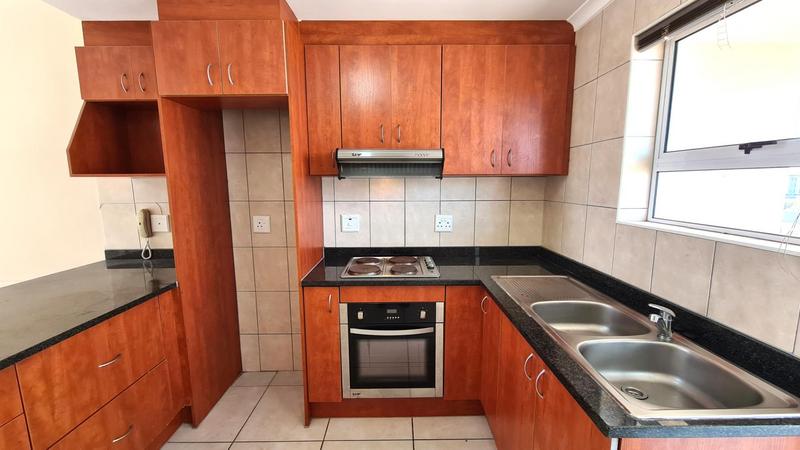 To Let 1 Bedroom Property for Rent in Muizenberg Western Cape